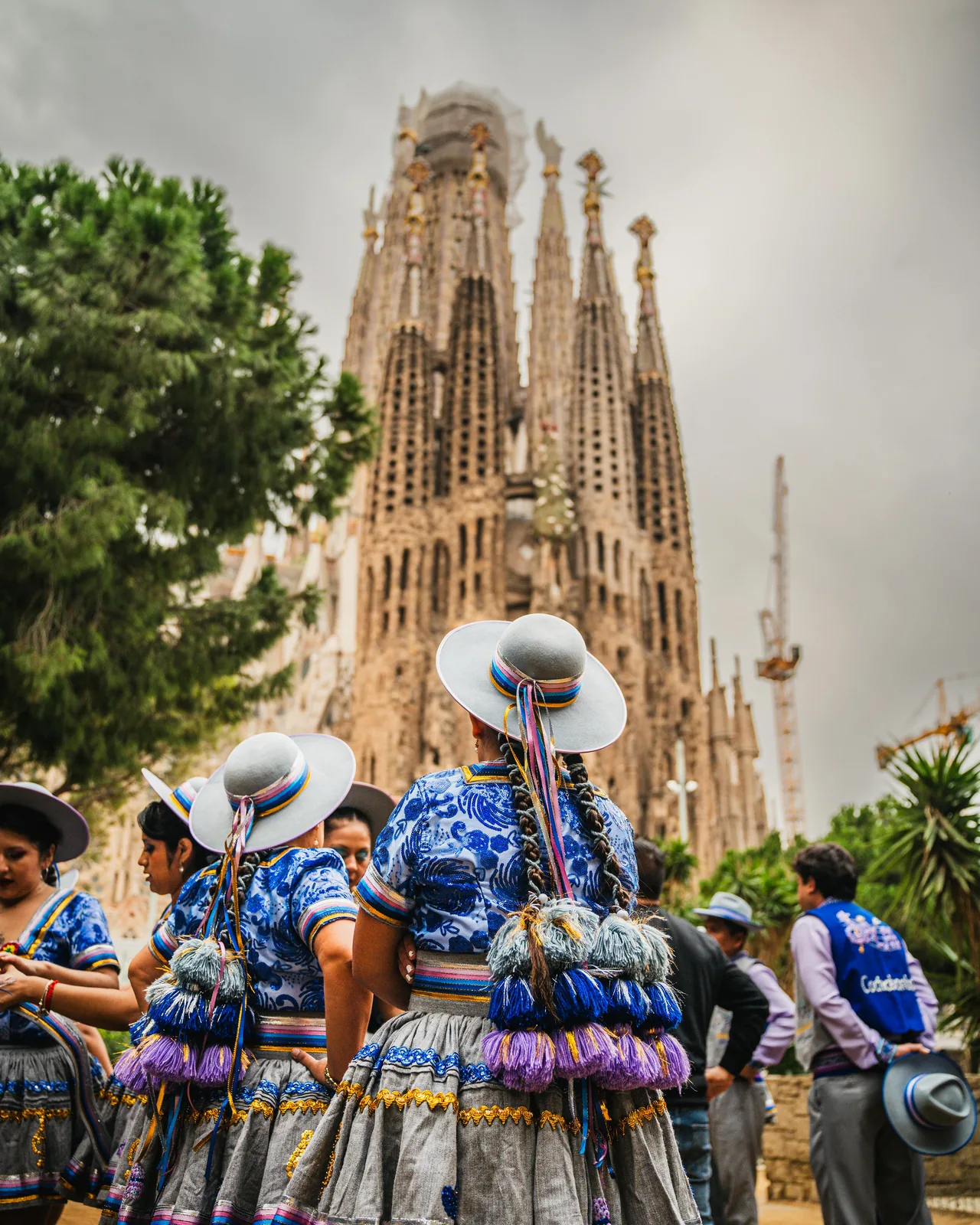 Photographie de reportage devant la Sagrada Família, réalisée par QuadroDigitale